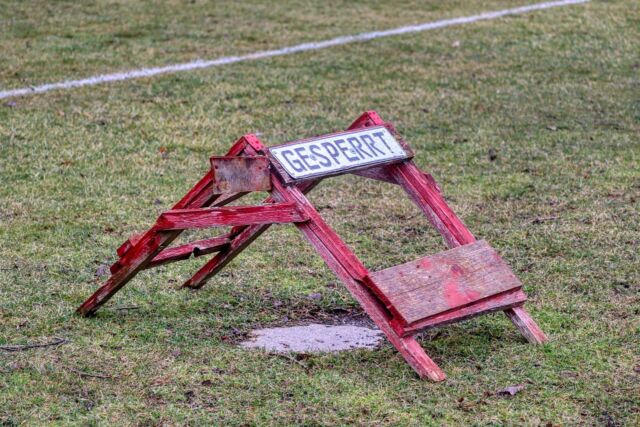 Hallo Fußballfreunde, die Stadt Meppen möchte Sie darüber informieren, dass aufgrund umfassender Überarbeitungsarbeiten die Fußballplätze vorübergehend gesperrt werden. Die Sperrungen betreffen folgende Sportstätten: Sportstätte Fullen: Ab dem 10. Juni 2024 Sportstätte Versen: Ab dem 10. Juni 2024 Sportstätte Rühle - Lohberg: Ab dem 14. Juni 2024 Sportstätte Rühle - Am Schützenplatz: Nur eingeschränkt nutzbar Die Sperrung der Sportstätten Fullen, Versen und Rühle-Lohberg wird voraussichtlich vier Wochen andauern....

https://www.vfl-emslage.de/2024/06/03/sperrung-rasenplaetze-wegen-ueberarbeitungsarbeiten/